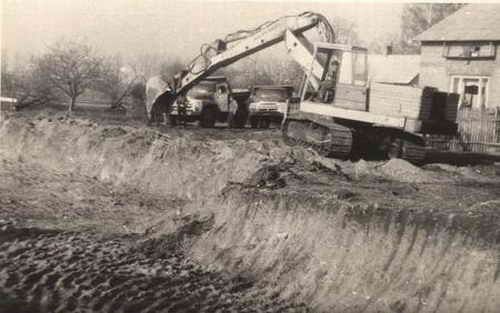 Teren pod now� szko��.